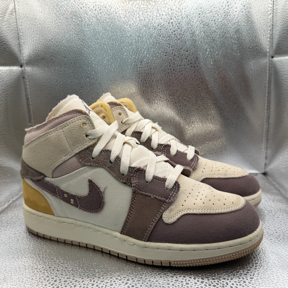 Size 6.5Y Air Jordan 1 Mid SE Taupe Haze/Fossil Stone Kids Shoes DZ4466-102